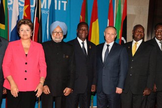 Côte d'Ivoire : Alassane Ouattara tente de se faire une place auprès des grands de ce monde